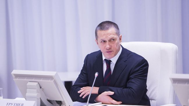 Полпред президента в ДФО Юрий Трутнев на совещании во Владивостоке. Фото с места события