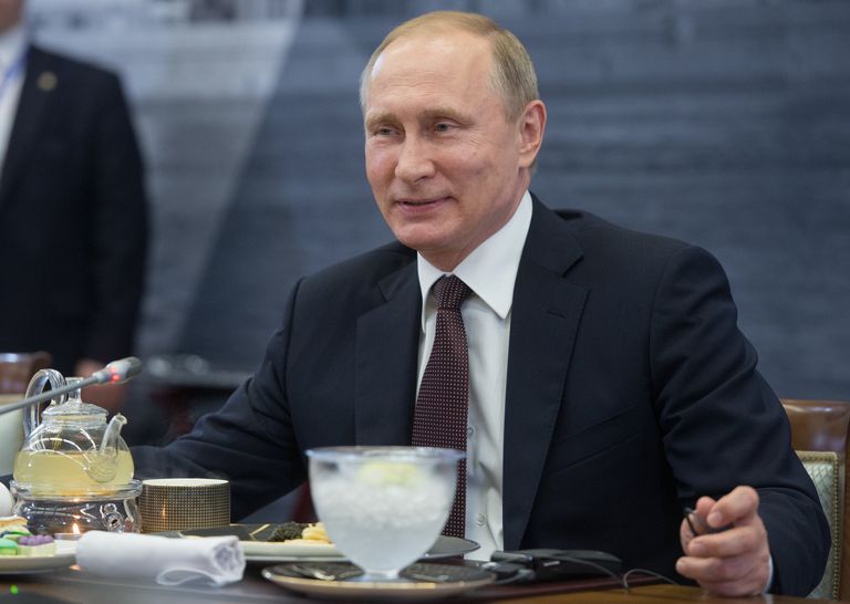 Президент России Владимир Путин во время встречи с руководителями крупнейших мировых информационных агентств Президент России Владимир Путин во время встречи с руководителями крупнейших мировых информационных агентств