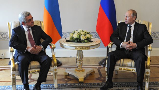 Президент России Владимир Путин и президент Армении Серж Саргсян. Архивное фото Президент России Владимир Путин и президент Армении Серж Саргсян. Архивное фото