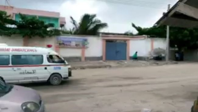 Звуки выстрелов раздавались в Могадишо после атаки боевиков на отель в Сомали Звуки выстрелов раздавались в Могадишо после атаки боевиков на отель в Сомали