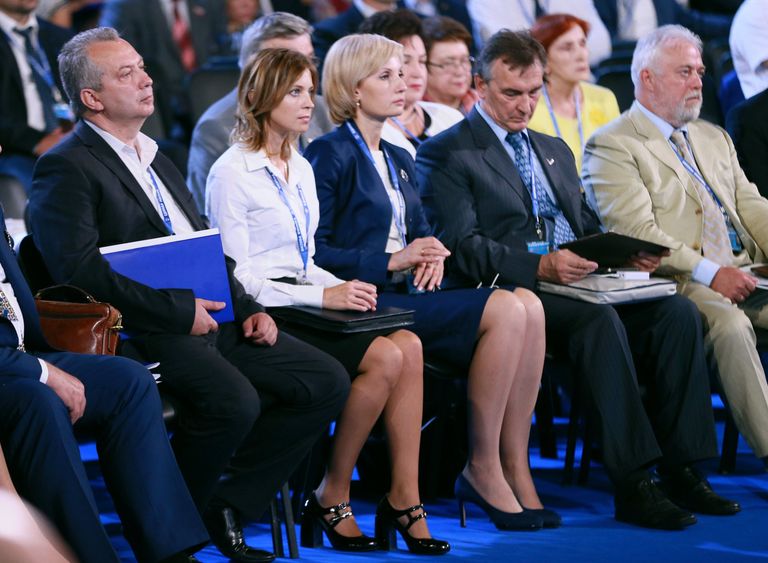 Прокурор Республики Крым Наталья Поклонская и председатель комитета Госдумы РФ Ольга Баталина на съезде партии Единая Россия Прокурор Республики Крым Наталья Поклонская и председатель комитета Госдумы РФ Ольга Баталина на съезде партии Единая Россия