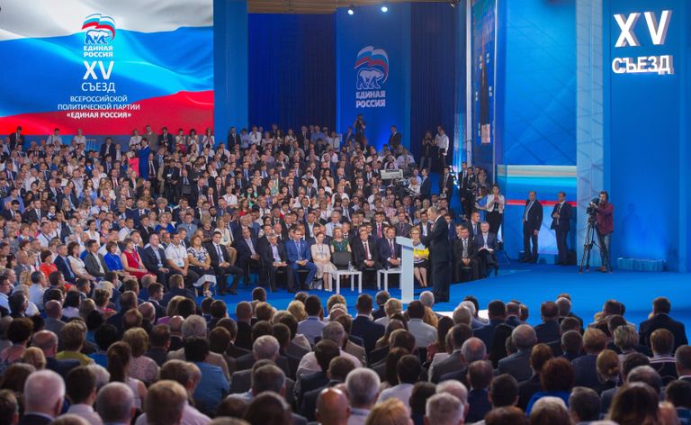 Президент России Владимир Путин выступает на XV съезде Всероссийской политической партии Единая Россия. 27 июня 2016 года Президент России Владимир Путин выступает на XV съезде Всероссийской политической партии Единая Россия. 27 июня 2016 года