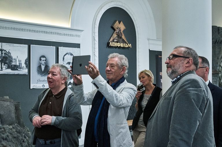 Британский актер сэр Иэн МакКеллен посетил Ленфильм