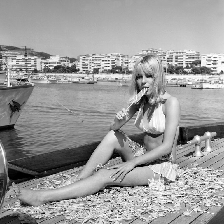 Французская певица Франс Галль в Каннах. 1966 год Французская певица Франс Галль в Каннах. 1966 год