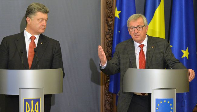Президент Украины Петр Порошенко и глава Еврокомиссии Жан-Клод Юнкер. Архивное фото Президент Украины Петр Порошенко и глава Еврокомиссии Жан-Клод Юнкер. Архивное фото