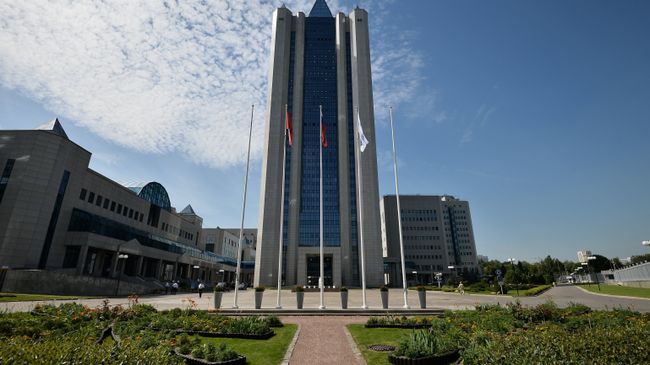 Здание компании Газпром на улице Наметкина в Москве. Архивное фото Здание компании Газпром на улице Наметкина в Москве. Архивное фото