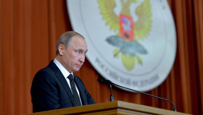 Президент России Владимир Путин выступает в МИД РФ на совещании послов и постоянных представителей РФ в иностранных государствах. 30 июня 2016 Президент России Владимир Путин выступает в МИД РФ на совещании послов и постоянных представителей РФ в иностранных государствах. 30 июня 2016