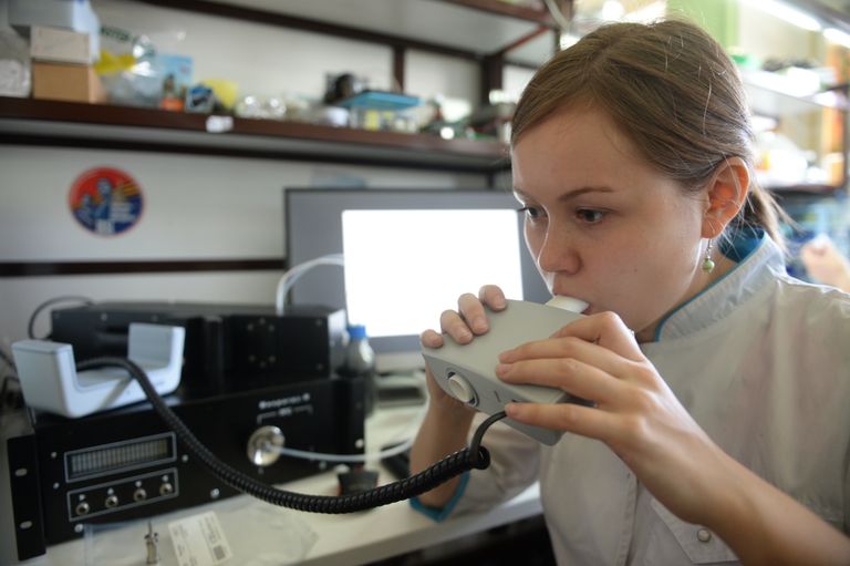 Диагностика заболеваний на основе анализа выдоха человека DiagNOSE