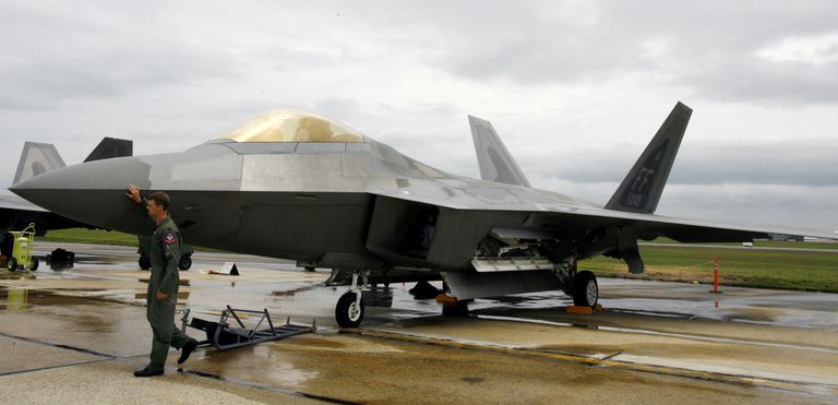 Истребитель F-22 Raptor на авиабазе ВВС США Эндрюс