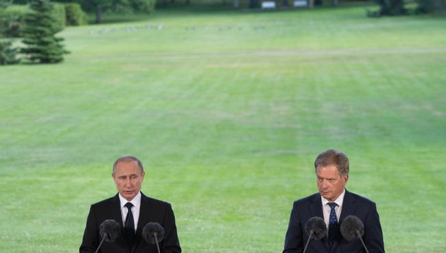 Президент РФ Владимир Путин и президент Финляндской Республики Саули Ниинистё. Архивное фото Президент РФ Владимир Путин и президент Финляндской Республики Саули Ниинистё. Архивное фото