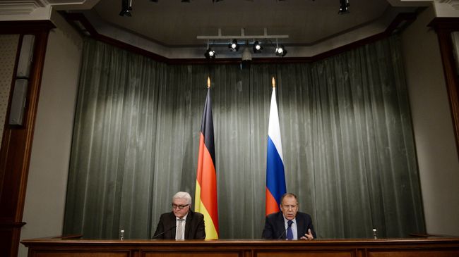Главы МИД Германии и России Франк-Вальтер Штайнмайер и Сергей Лавров Главы МИД Германии и России Франк-Вальтер Штайнмайер и Сергей Лавров