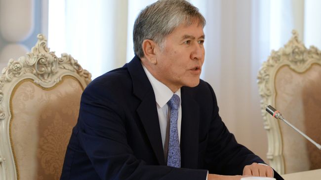 Президент Киргизской Республики Алмазбек Атамбаев. Архивное фото Президент Киргизской Республики Алмазбек Атамбаев. Архивное фото