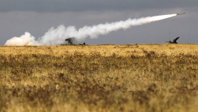Работа зенитно-ракетного комплекса на военных учениях. Архивное фото