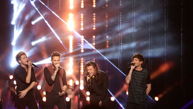 Участники англо-ирландский бой-бэнда One Direction Участники англо-ирландский бой-бэнда One Direction