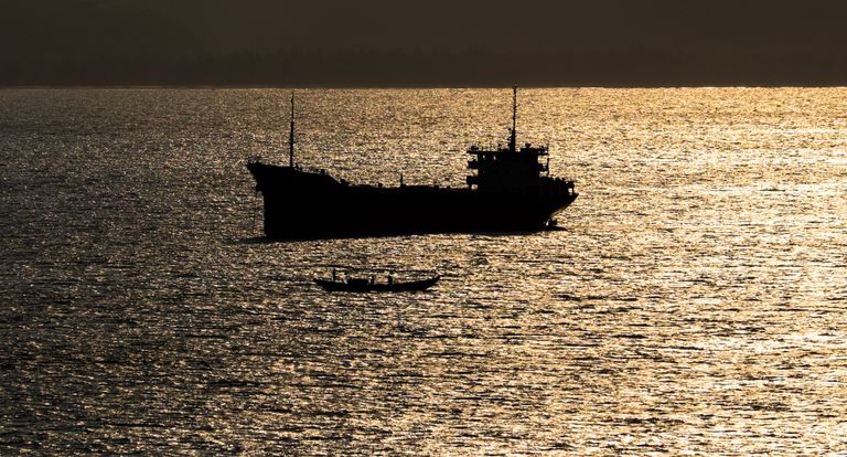 Корабль в Южно-Китайском море Корабль в Южно-Китайском море