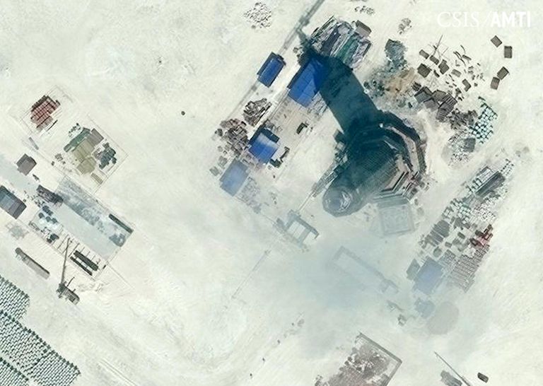 Радиолокационная башня на архипелаге Спратли в Южно-Китайском море Радиолокационная башня на архипелаге Спратли в Южно-Китайском море
