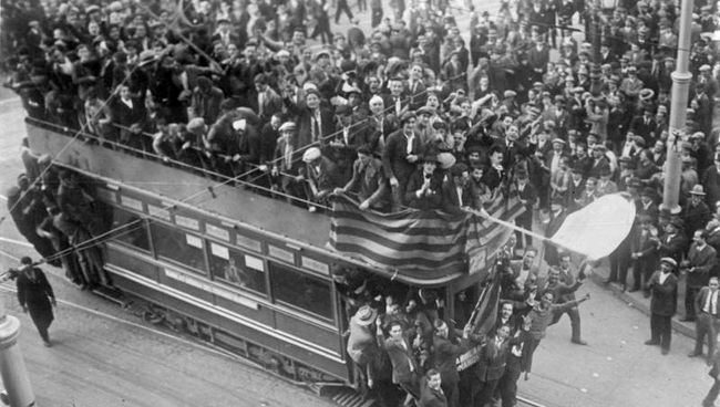 Торжества по случаю Апрельской революции в Барселоне. Апрель 1939