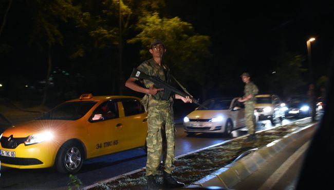 Военные на улице Стамбула, Турция