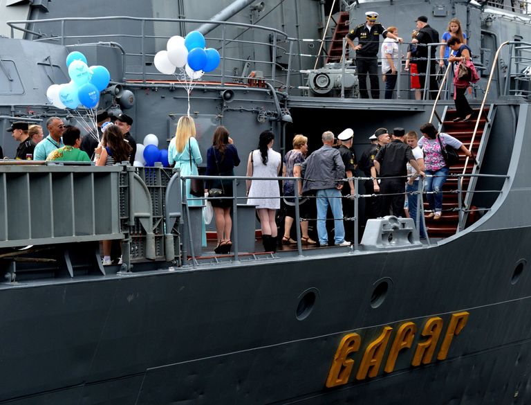 Встреча гвардейского ракетного крейсера Варяг