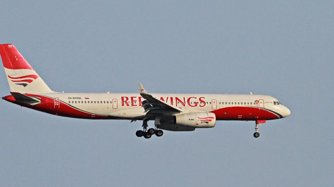 Самолет Ту-204 авиакомпании Red Wings
