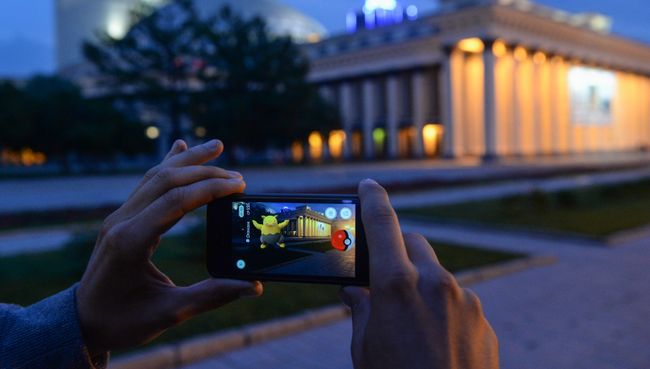Игровое приложение Pokemon Go от компании Nintendo.