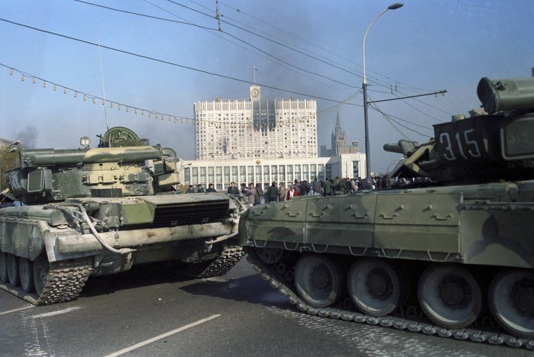 Танки у Дома Советов РФ, 4 октября 1993 года Танки у Дома Советов РФ, 4 октября 1993 года