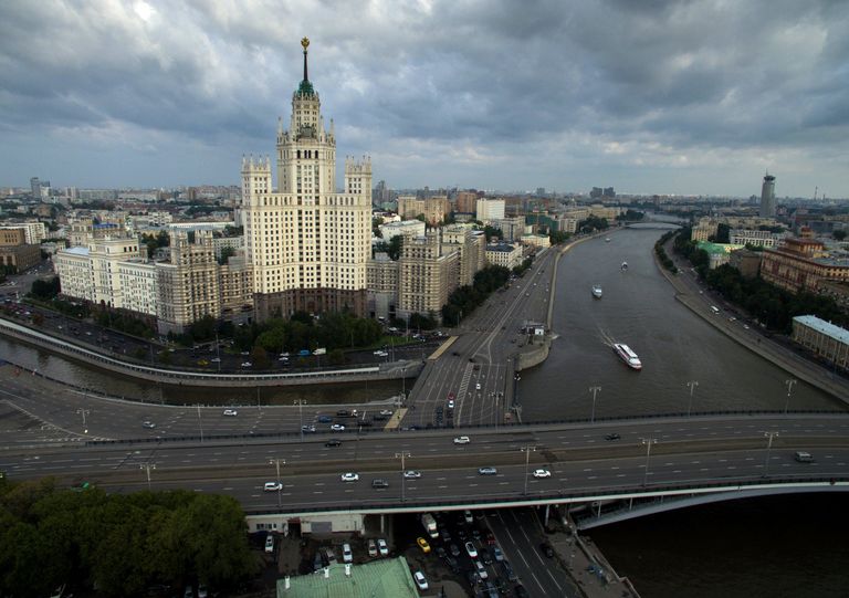Жилой дом на Котельнической набережной в Москве