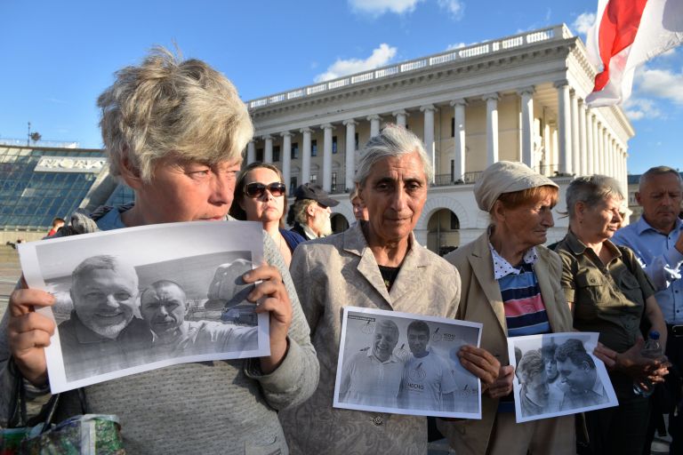 Участники акции памяти журналиста Павла Шеремета в Киеве Участники акции памяти журналиста Павла Шеремета в Киеве