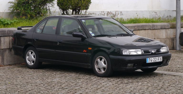 Автомобиль Nissan Primera Автомобиль Nissan Primera