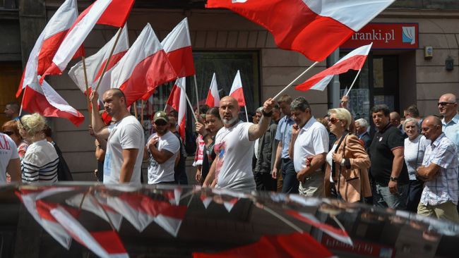 Участники марша памяти жертв Волынской резни в Пшемышле. Архивное фото Участники марша памяти жертв Волынской резни в Пшемышле. Архивное фото