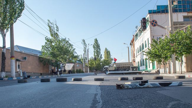 Территория захваченного членами вооруженной группы Сасна црер полка ППС полиции района Эребуни в Ереване. Архивное фото