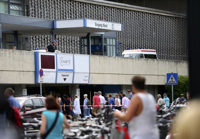 Полиция около университетской клиники в Штеглице где произошла стрельба. 26 июля 2016 Полиция около университетской клиники в Штеглице где произошла стрельба. 26 июля 2016