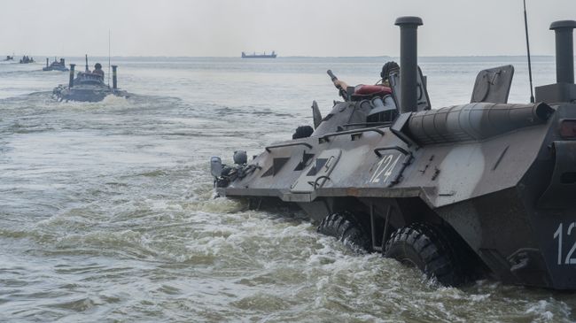 Украинские военные во время учений Sea Breeze. Архивное фото Украинские военные во время учений Sea Breeze. Архивное фото