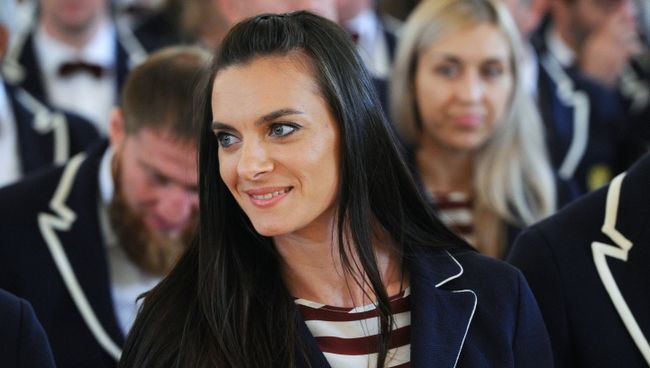 Двукратная олимпийская чемпионка Елена Исинбаева в Александровском зале Кремля. 27 июля 2016