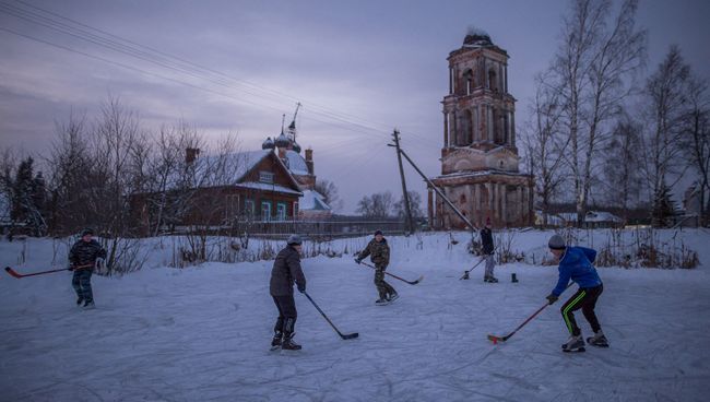 Уличный хоккей. Село Ширинье, Ярославская область. Уличный хоккей. Село Ширинье, Ярославская область.