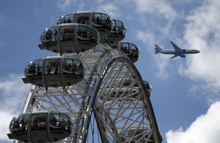 Аттракцион London Eye в Лондоне. Великобритания Аттракцион London Eye в Лондоне. Великобритания