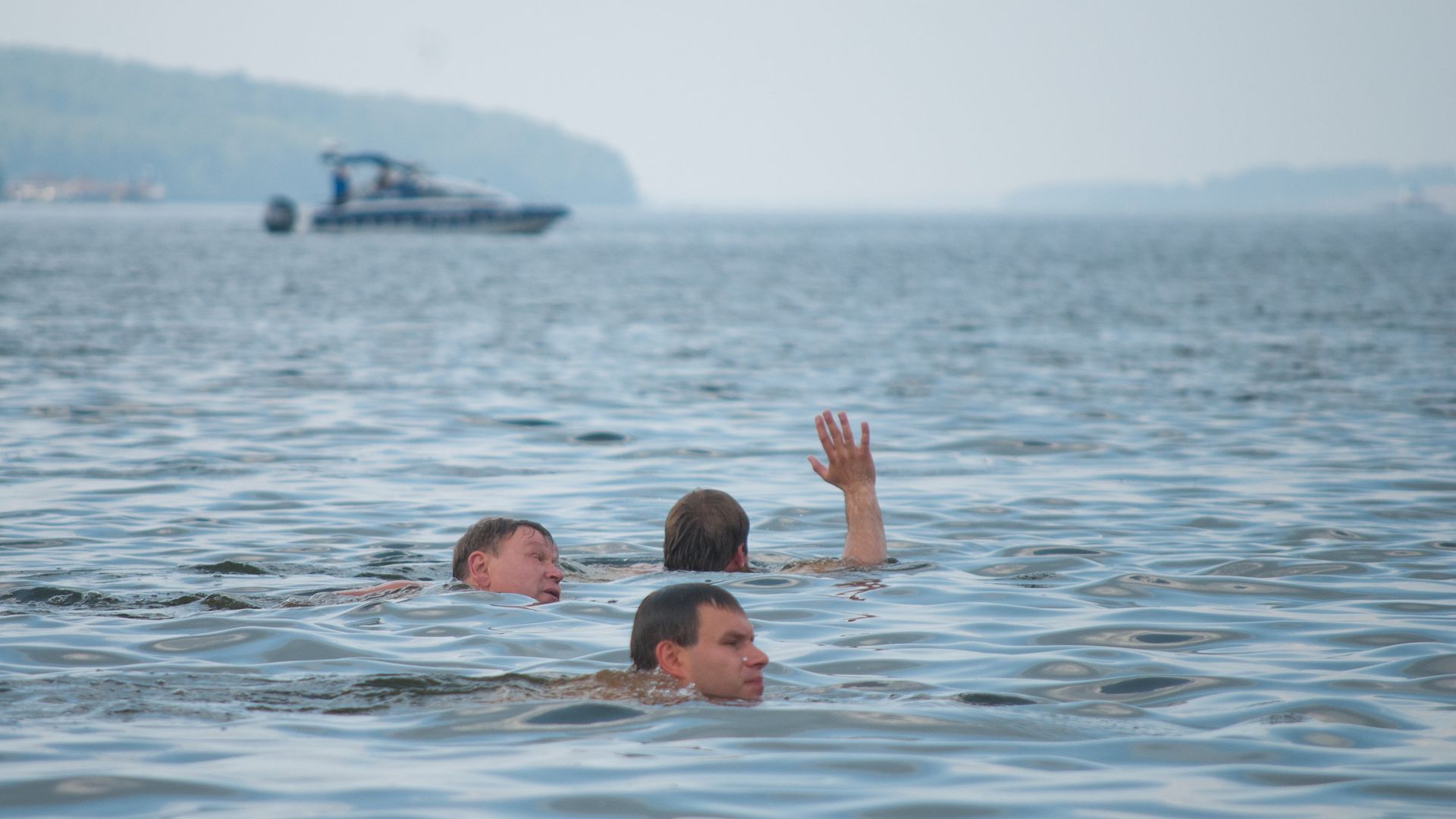 Заплыв через Волгу Заплыв через Волгу - РИА Новости, 1920, 24.07.2023