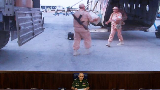 Начальник Главного оперативного управления Генштаба ВС России генерал-лейтенант Сергей Рудской на пресс-конференции после атаки на российский вертолет Ми-8 в Сирии. 1 августа 2016 Начальник Главного оперативного управления Генштаба ВС России генерал-лейтенант Сергей Рудской на пресс-конференции после атаки на российский вертолет Ми-8 в Сирии. 1 августа 2016