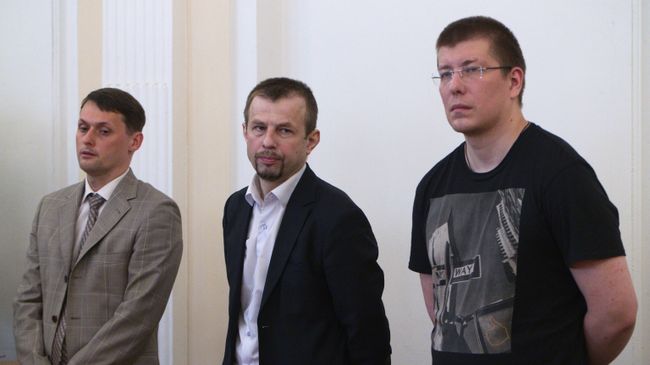 Первый заместитель мэра Ярославля Дмитрий Донсков, экс-мэр Ярославля Евгений Урлашов и советник мэра Ярославля Алексей Лопатин в суде. Архивное фото