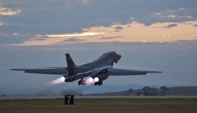 Стратегический бомбардировщик B-1B. Архивное фото Стратегический бомбардировщик B-1B. Архивное фото