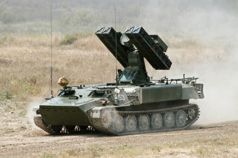 Зенитно-ракетный комплекс ЗРК Стрела-10МН во время показательных выступлений на церемонии открытия международного конкурса Десантный взвод Зенитно-ракетный комплекс ЗРК Стрела-10МН во время показательных выступлений на церемонии открытия международного конкурса Десантный взвод