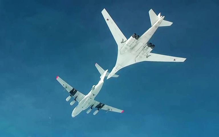 Дозаправка стратегического ракетоносца Ту-160