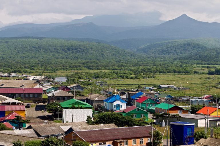 Поселок Курильск на острове Итуруп Поселок Курильск на острове Итуруп