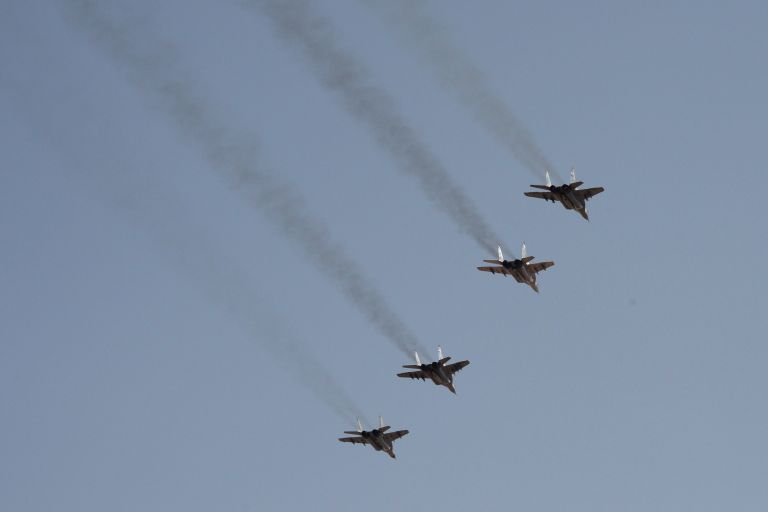 Истребители МиГ-35 выполняют демонстрационный полет во время международного конкурса Ключи от неба