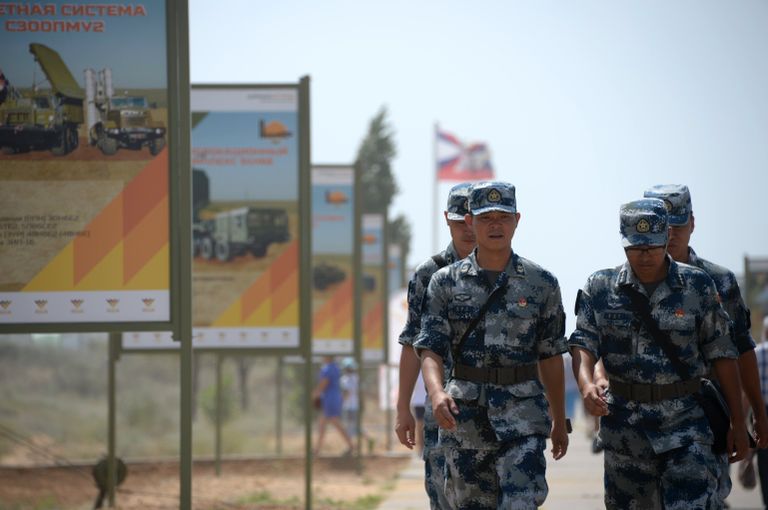 Военнослужащие армии Китая во время международного конкурса Ключи от неба