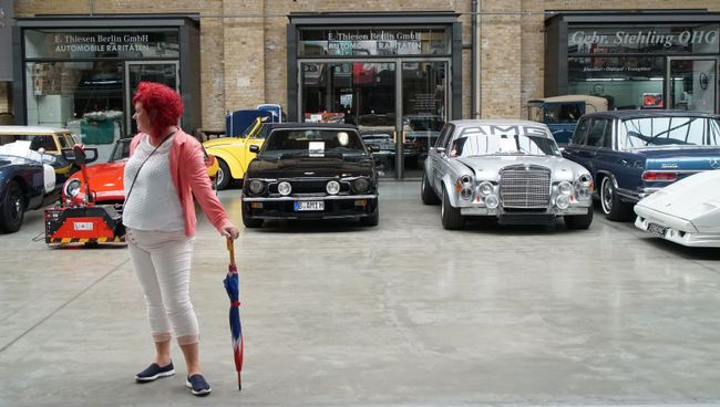Ретроавтомобили в центре Берлина. Архивное фото. Ретроавтомобили в центре Берлина. Архивное фото.
