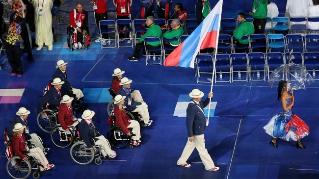 Паралимпийская сборная России во время церемонии открытия летних Паралимпийских игр в Лондоне. Архивное фото Паралимпийская сборная России во время церемонии открытия летних Паралимпийских игр в Лондоне. Архивное фото