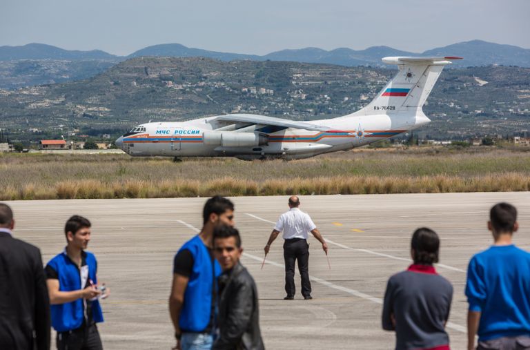 Самолет МЧС России доставил груз гуманитарной помощи в Сирию Самолет МЧС России доставил груз гуманитарной помощи в Сирию