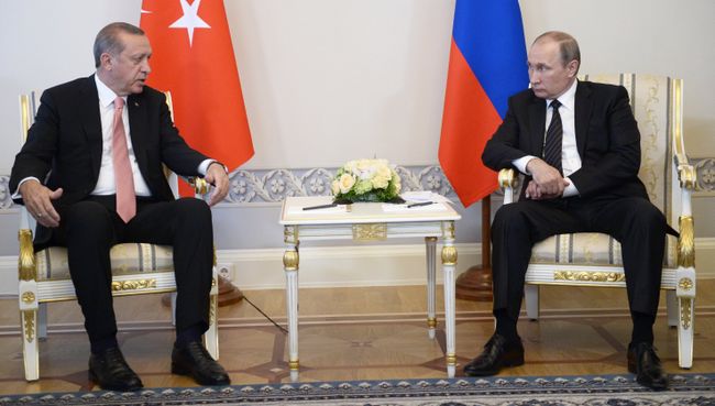 Президент России Владимир Путин и президент Турции Реджеп Тайип Эрдоган во время встречи в Санкт-Петербурге. 9 августа 2016 Президент России Владимир Путин и президент Турции Реджеп Тайип Эрдоган во время встречи в Санкт-Петербурге. 9 августа 2016