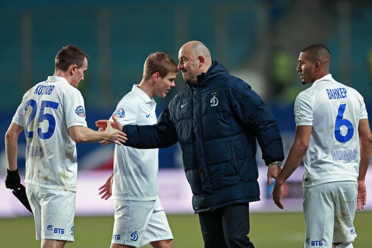 Игроки Динамо Алексей Козлов, Вильям Ванкёр и главный тренер Динамо Станислав Черчесов. 2015 год Игроки Динамо Алексей Козлов, Вильям Ванкёр и главный тренер Динамо Станислав Черчесов. 2015 год